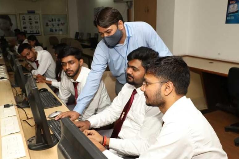 I Business Institute Greater Noida Computer Lab photo 14
